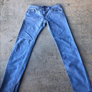 Ci sono light blue skinny jeans